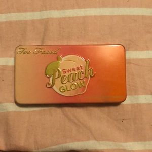 Too Faced sweet peach glow